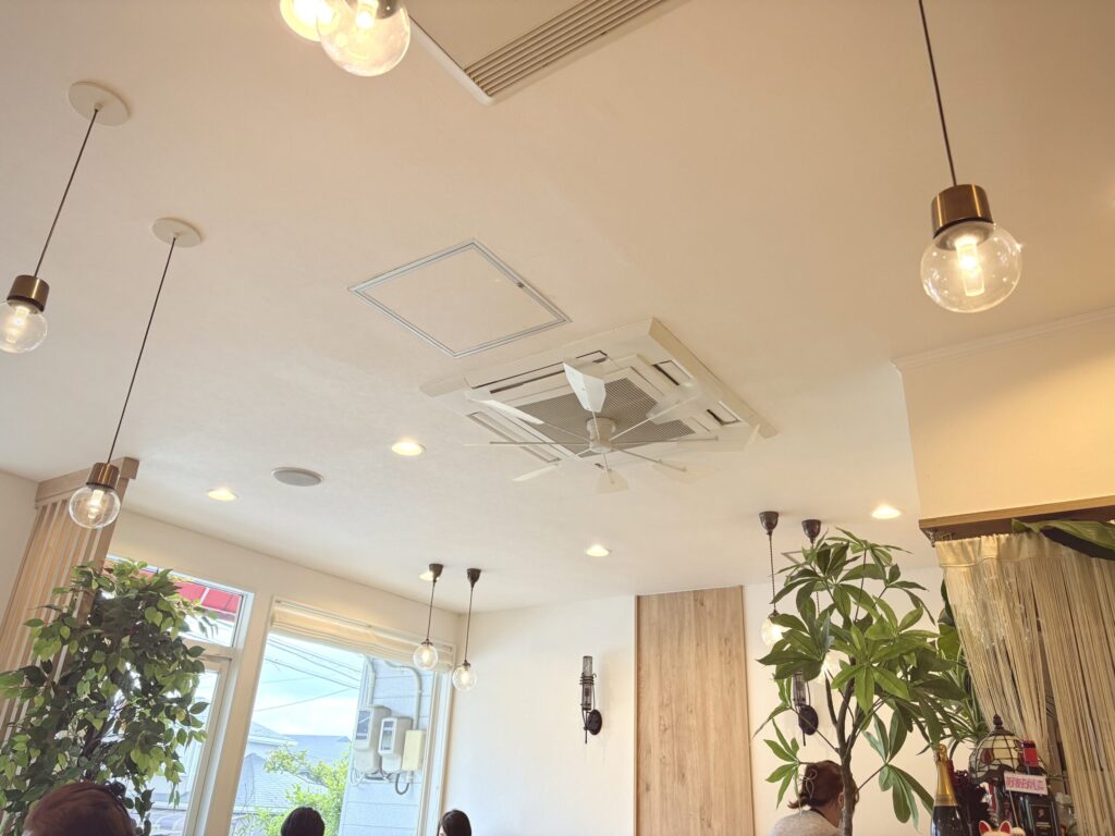フレンチごはん La PORTE(ラポルト)店内