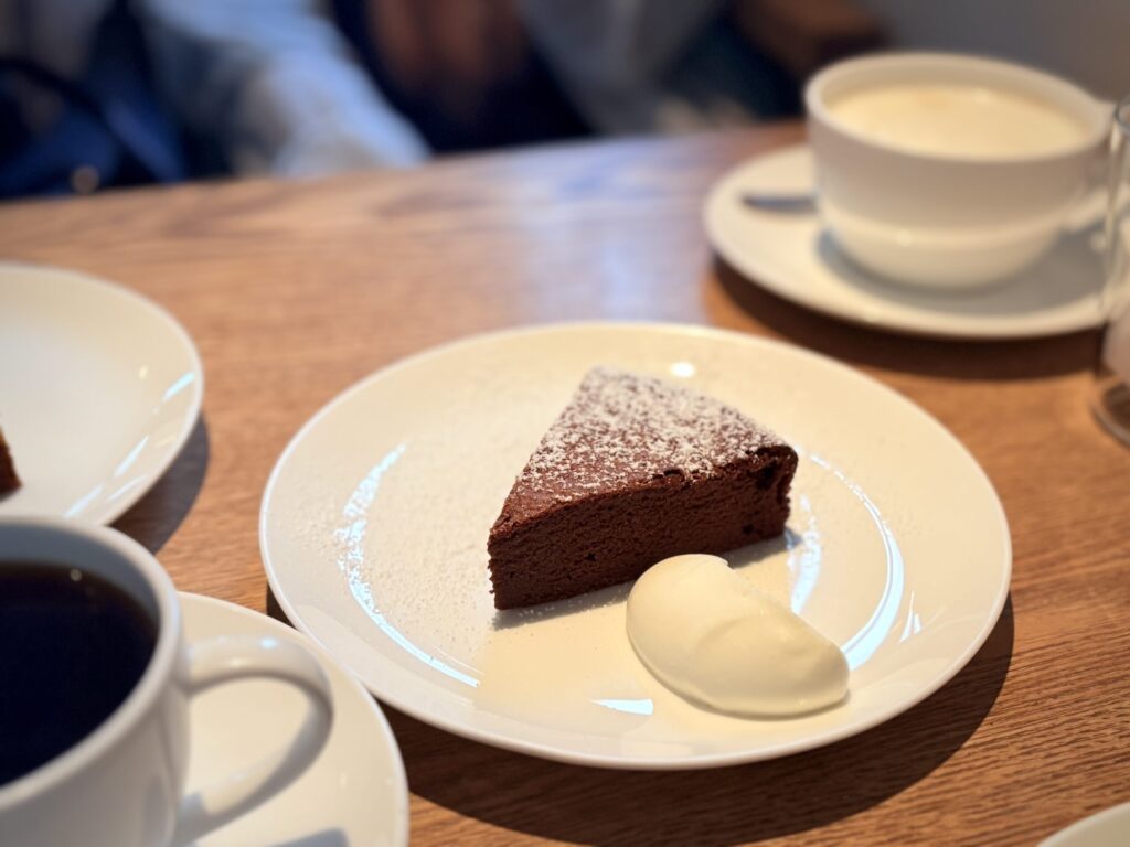 cafe Haven't we Met opusガトーショコラ