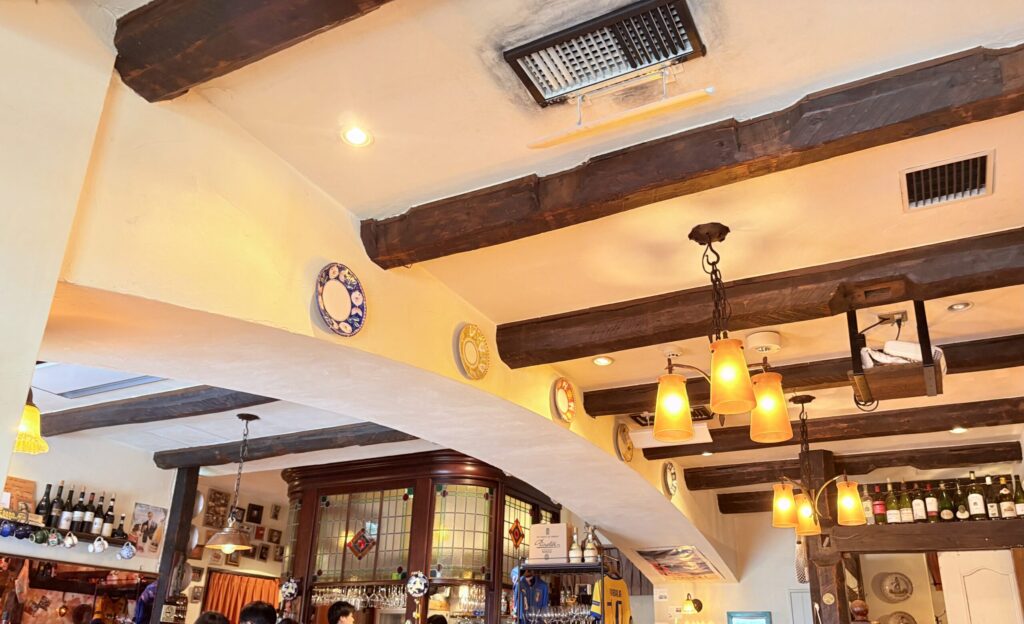 TRATTORIA Companio（トラットリアカンパニオ）店内