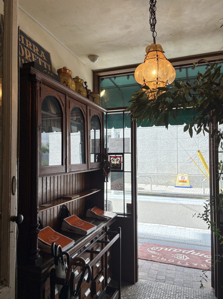 TRATTORIA Companio（トラットリアカンパニオ）入口
