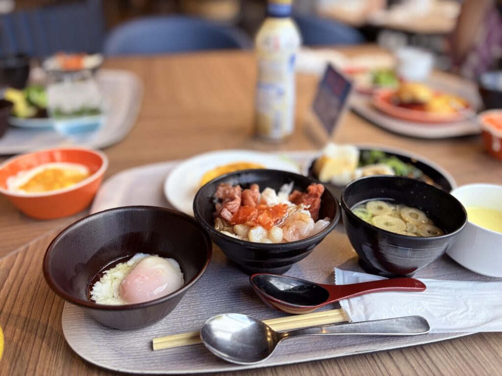 TAOYA秋保の朝食の海鮮丼